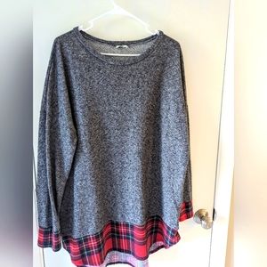 Egsy black & gray with red plaid long sleeve top. Size XL